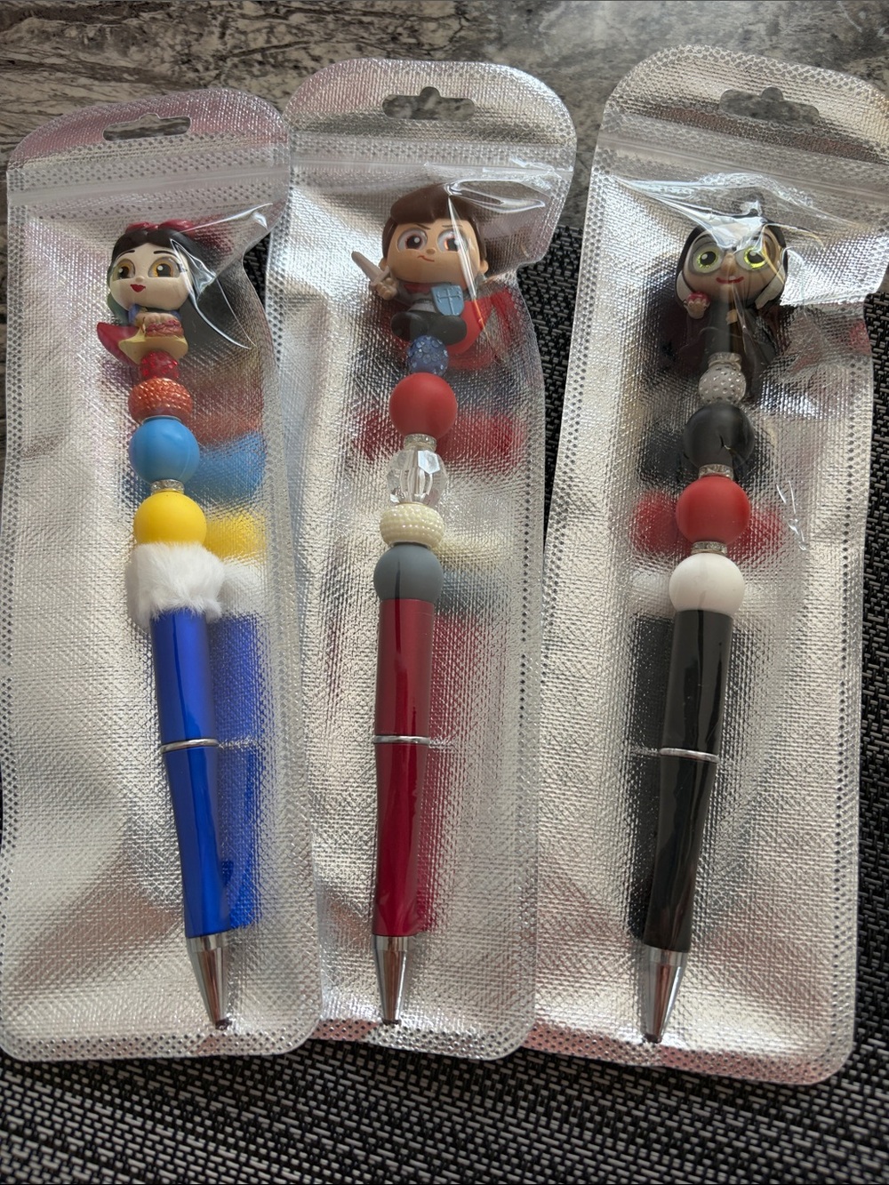 3 Snow white Character Beaded Ballpoint Pen – Blue, Red, Black